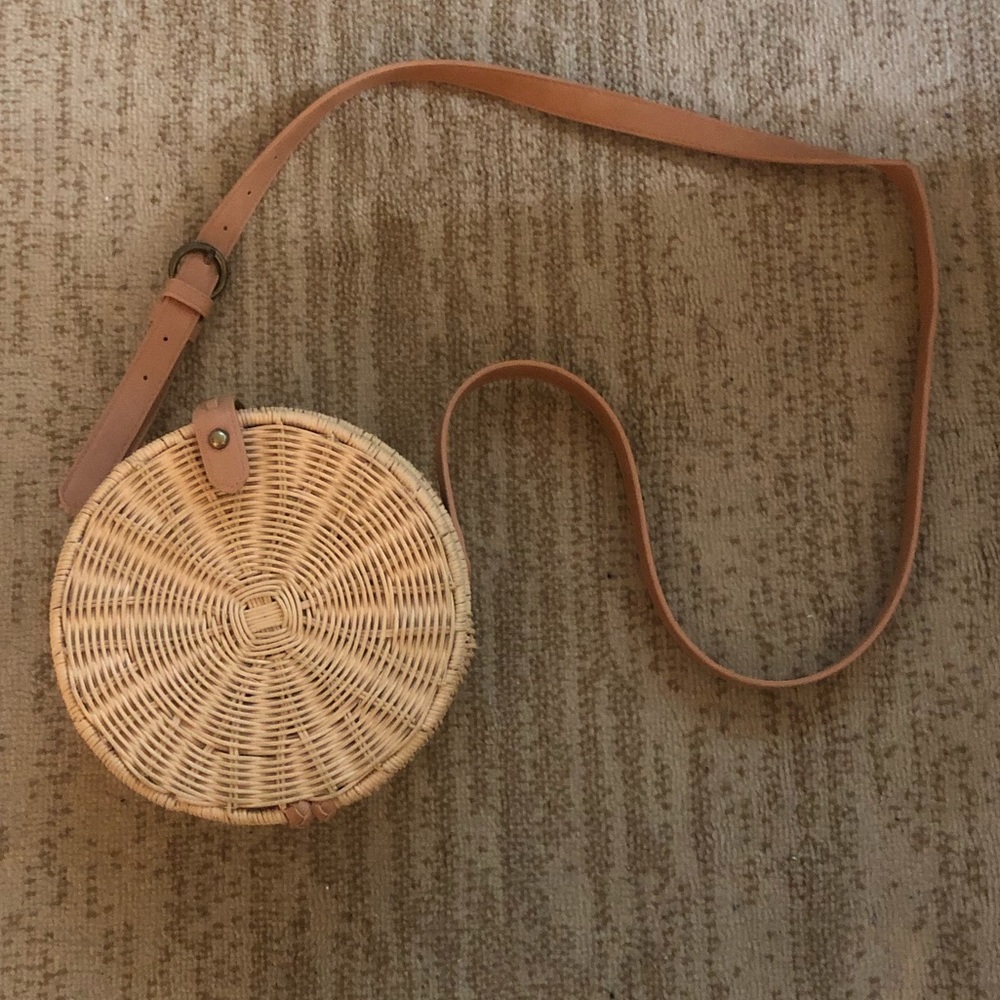 Universal Thread Basket Weave Round Crossbody